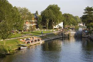  runnymede-on-thames 